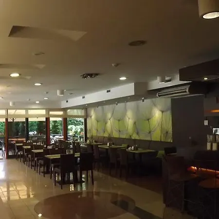 앰버 호텔&스파 호텔 4*